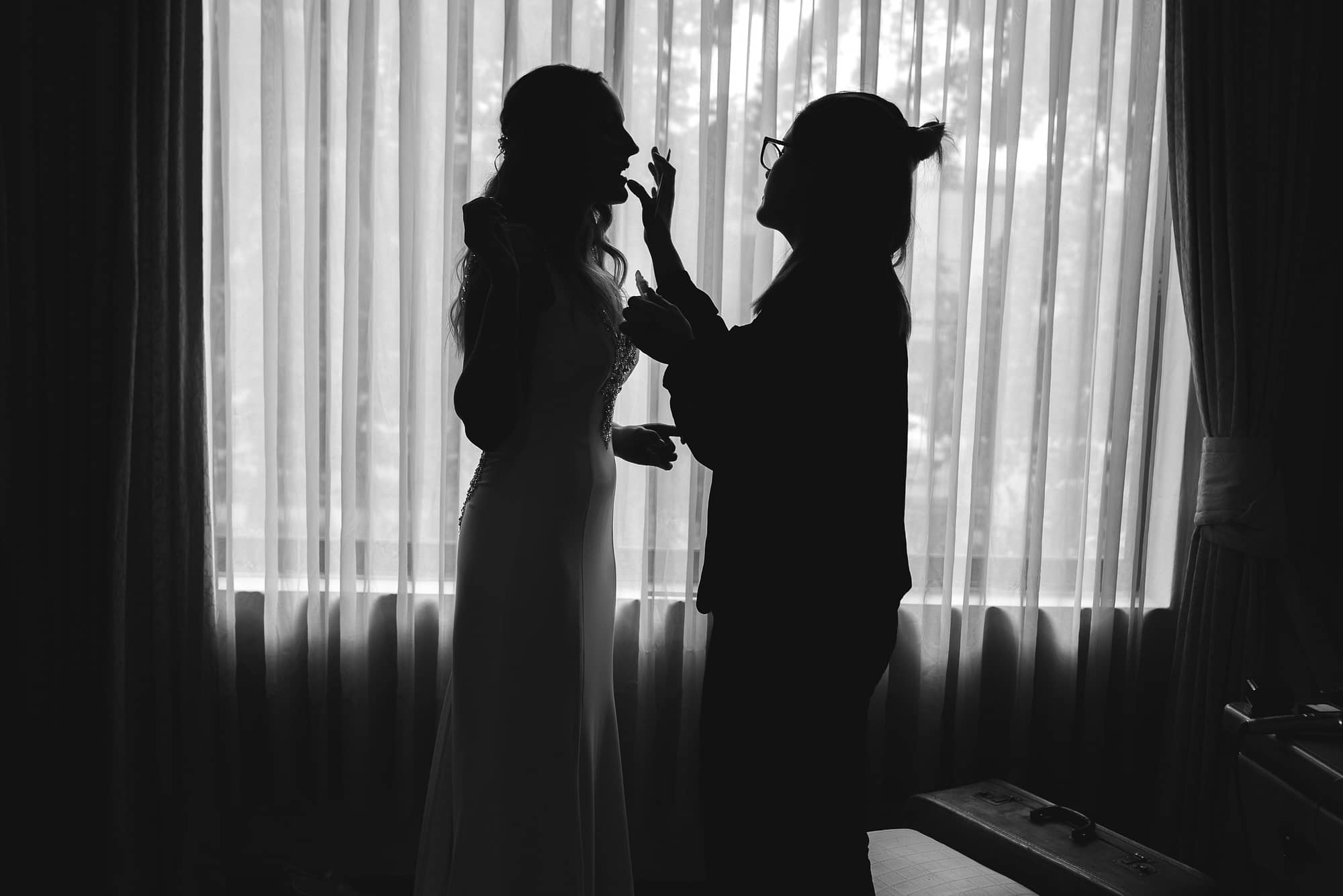 fotografo de matrimonios santiago- fotografo documental de matrimonios-club hipico-preparativos novia